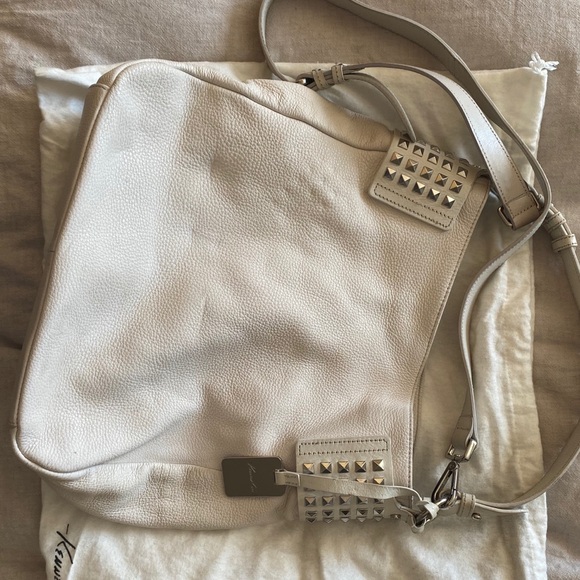 Kenneth Cole Large Tote - Picture 2 of 9